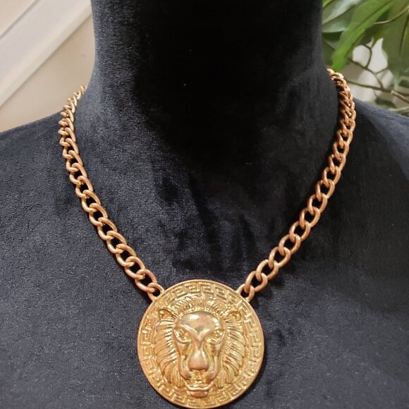 Celebrity Style Gold Lion Face Cuban Chain Choker Pendant Necklace - Picture 2 of 6